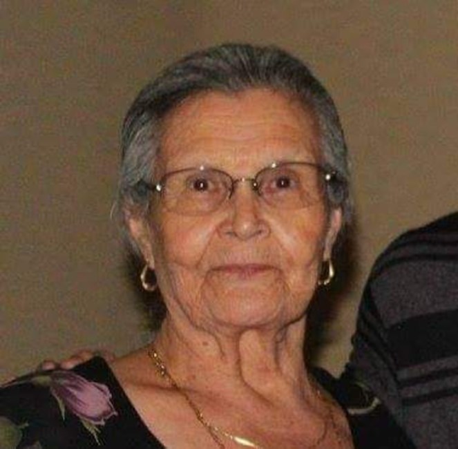 Obituary of Maria Amparo Reyes