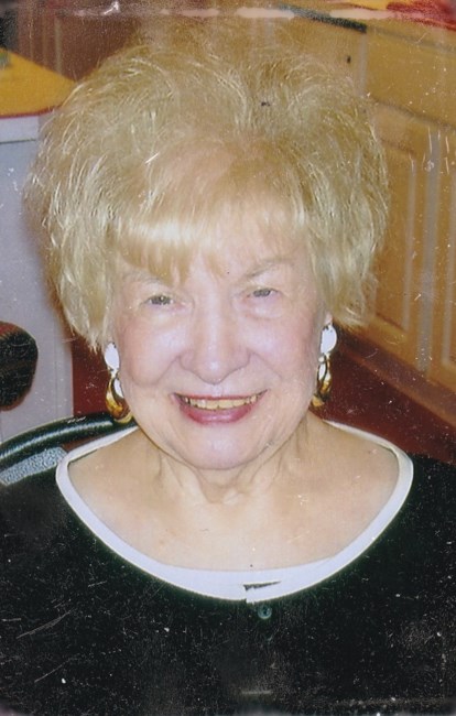 Obituary of Maxine W Larke