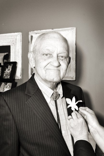 Obituary of Carlos Edward Lacey