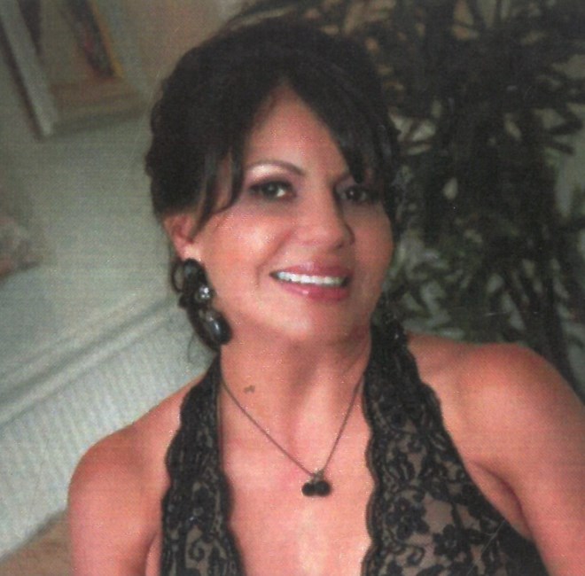 Obituary of Maria De Carmen Cross