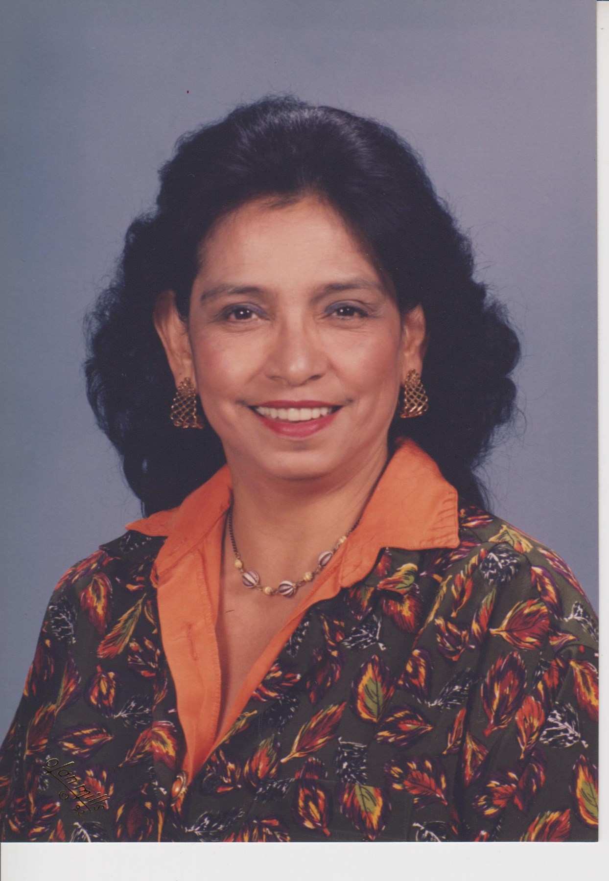 Obituary of Aurora Flores