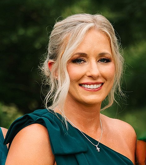 Obituary of Christina Fennewald