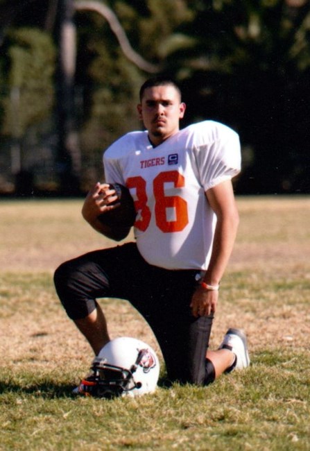 Obituario de Armando Gallegos