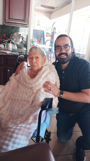 Obituary of Carmen Segunda Simmonds