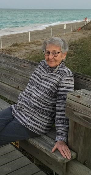 Obituary of Joan Lillian Lynch