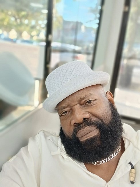 Obituario de Barrington Hanson