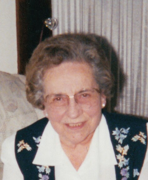 Obituary of Carolyn Wint Simmons