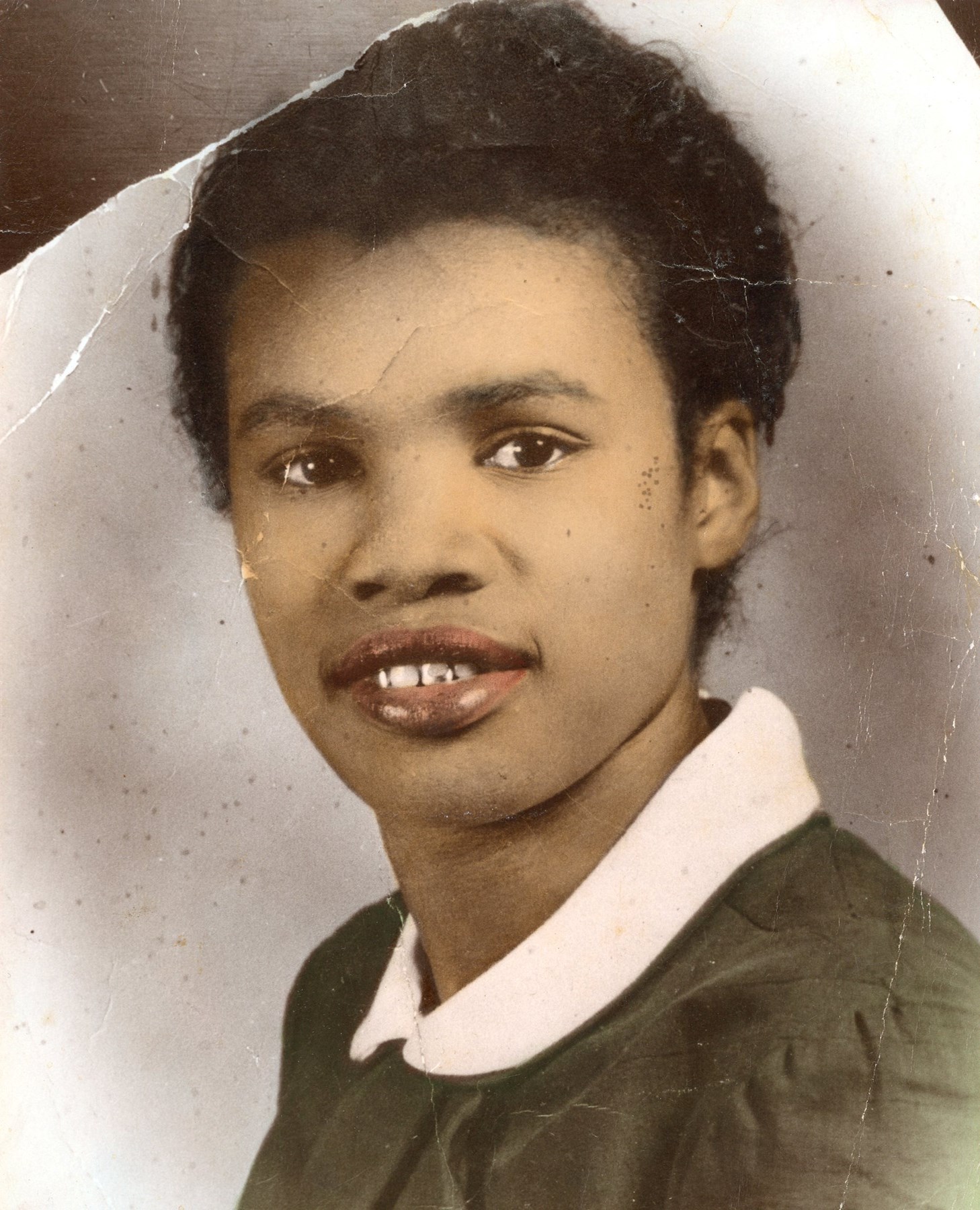 Obituary of Ernestine Thompson Farness