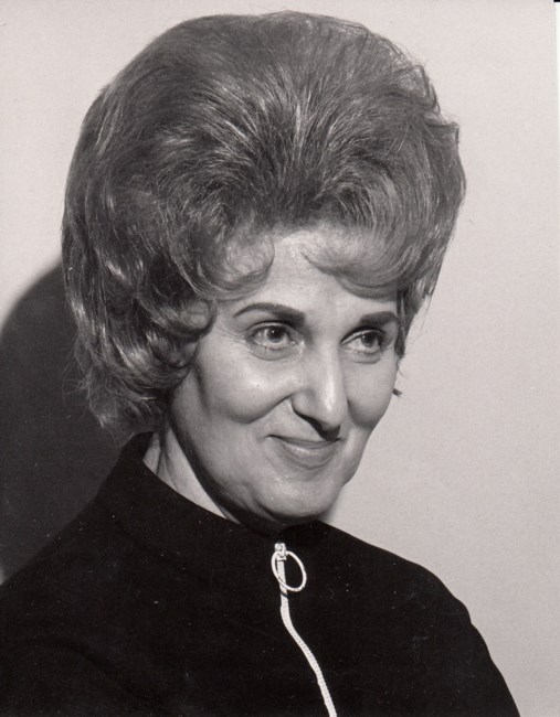Obituary of Patricia Helen Macnab