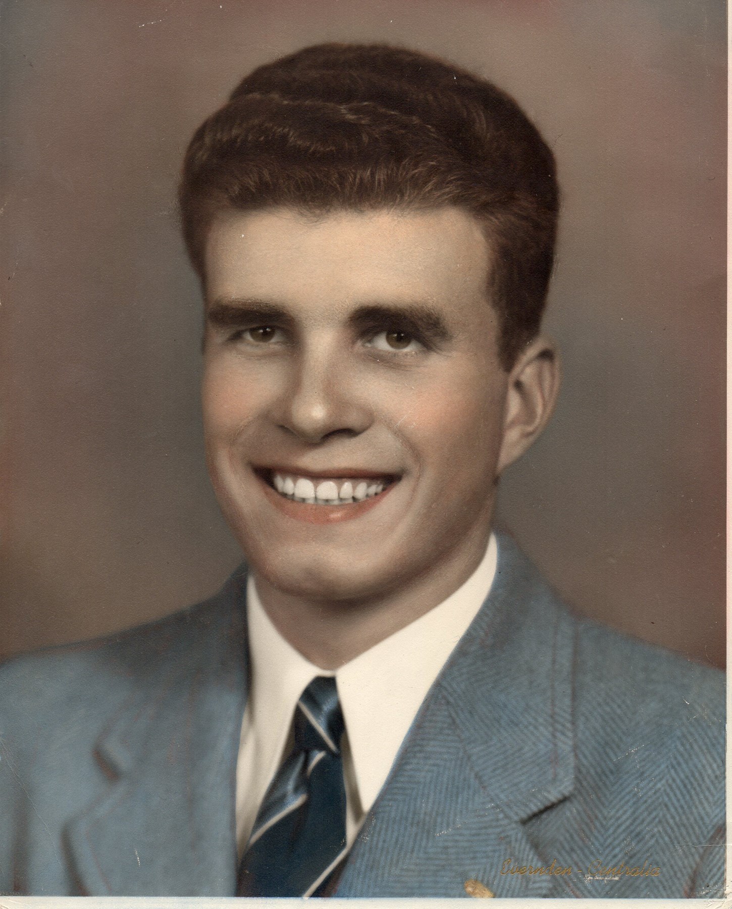 Obituario de Wallace William McLaughlin