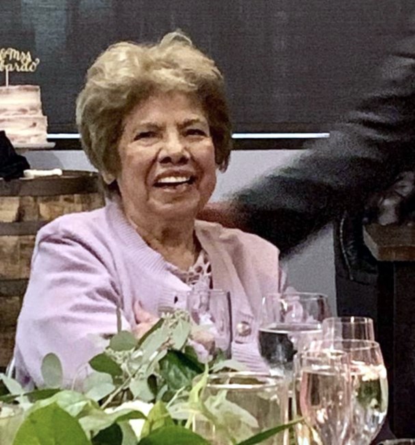 Obituary of Gloria Avila