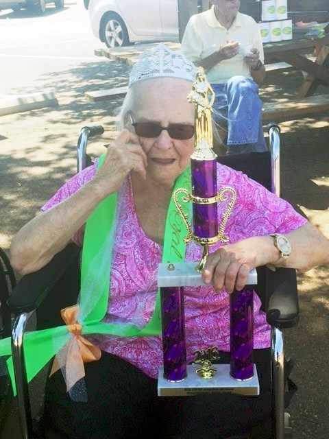 Obituary of Helen Marie M Clark