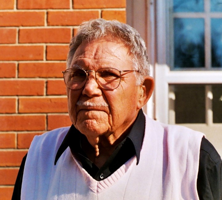 Obituary of Earl Nealis Plankers