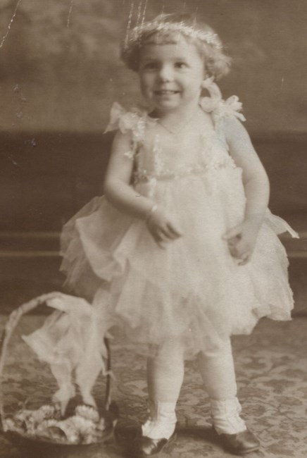 Obituary of Elaine Wood