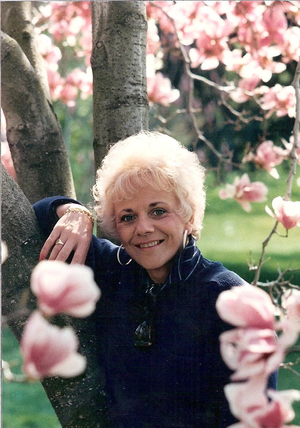 Obituary of Bennette Denmark Lee