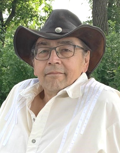 Obituario de Cornell John Bellegarde "Rising Cloud" "ê-ohpiskât waskow"