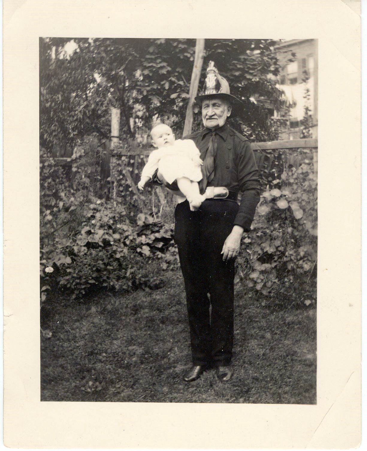 Elizabeth Fyfe's Instagram, Twitter & Facebook on IDCrawl