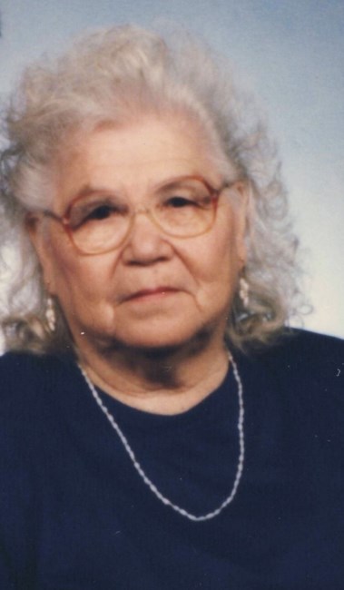 Obituario de Consuelo V. Salazar