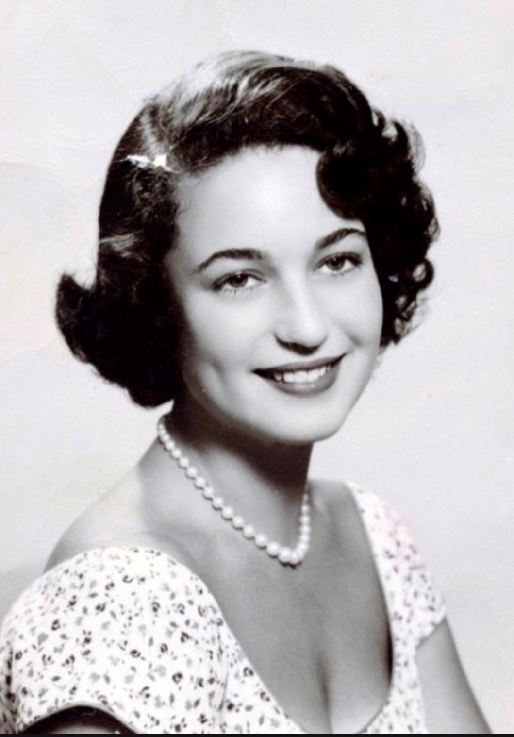 Obituary of Margot B. Mencoff