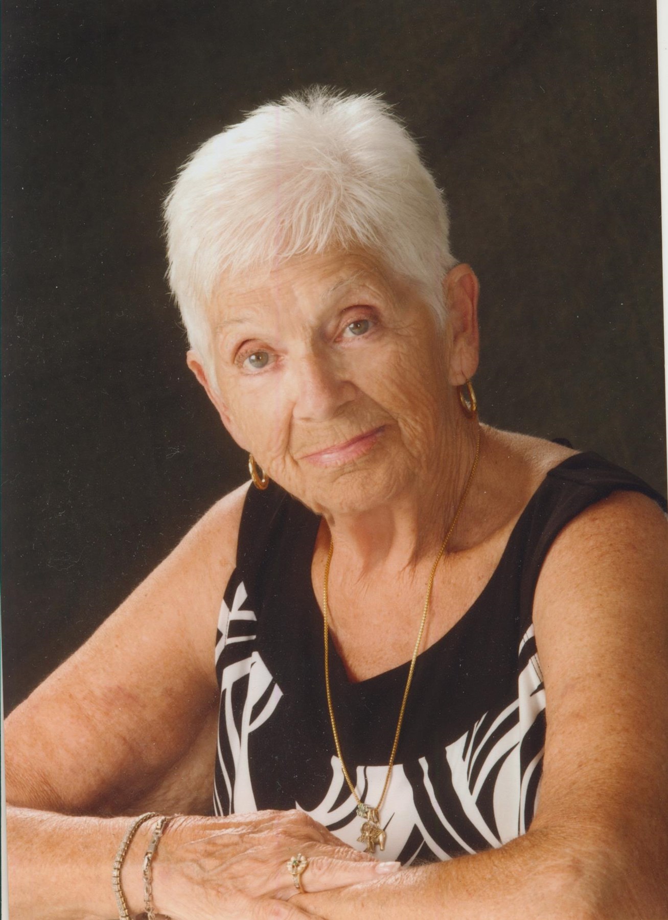 Obituary of Charlotte "Lorraine" Gale