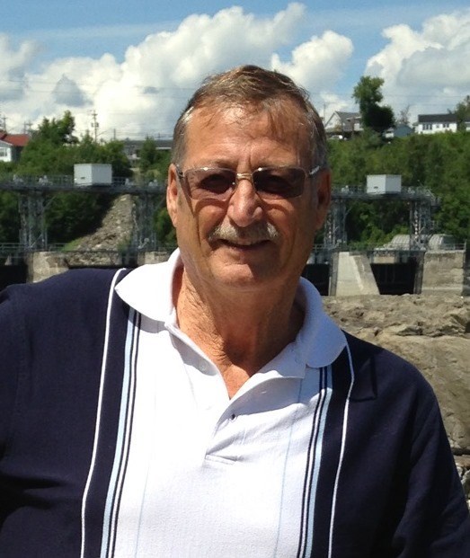 Obituary of Robert James Floyd Akins