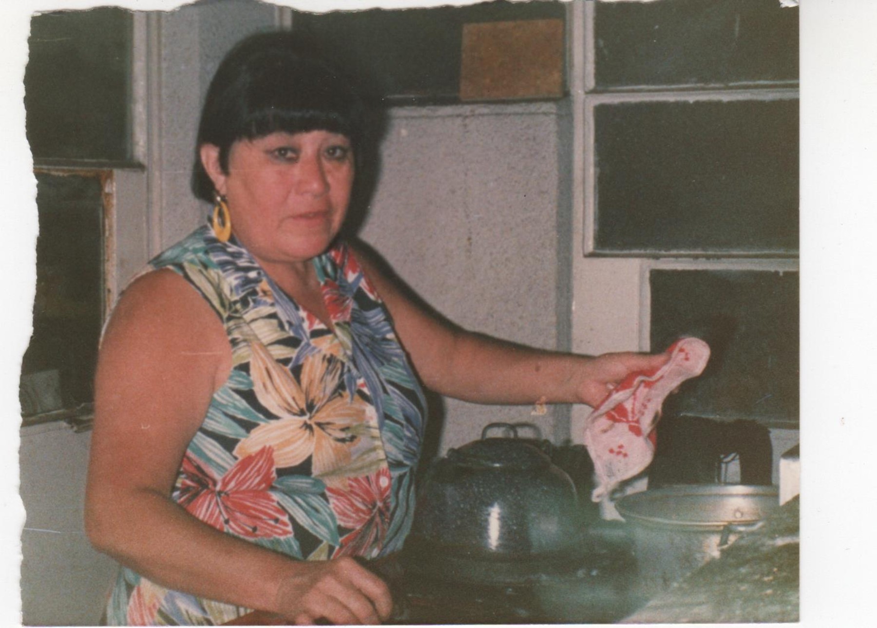 Obituary of Victoria Manzanero De Lowe