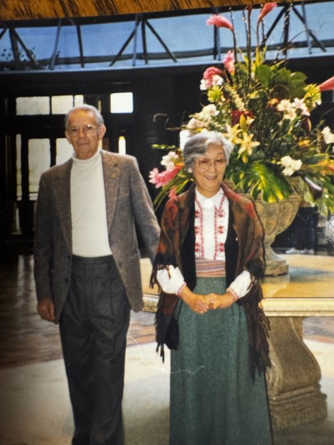 Obituary of Charlie & Iko Melze