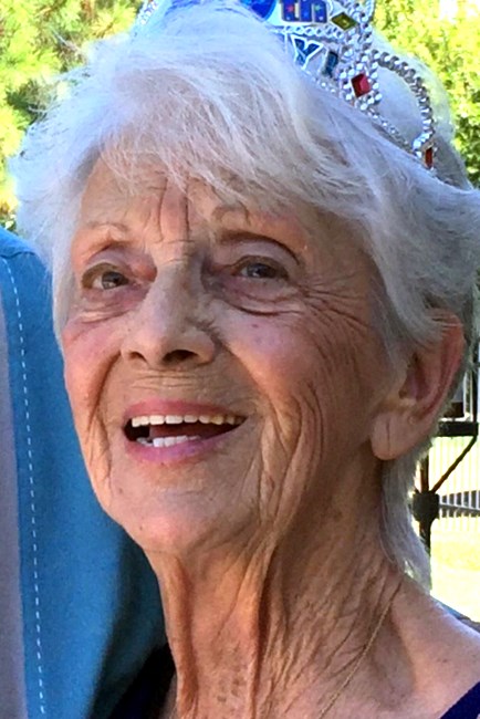 Obituary of Dolores Latour Macke