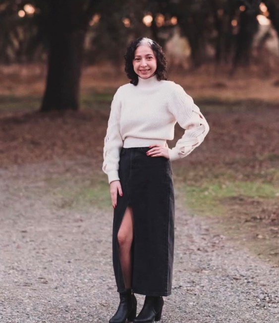 Obituary of Esmeralda Valenzuela