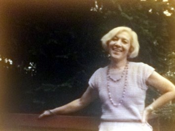 Obituary of Joan Louise Manhardt