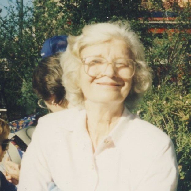 Obituary of Mary Louise Warren