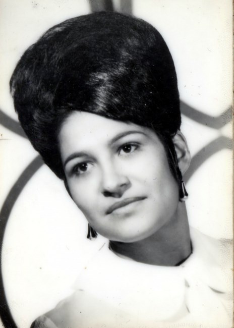 Obituary of Hermelinda Saunders