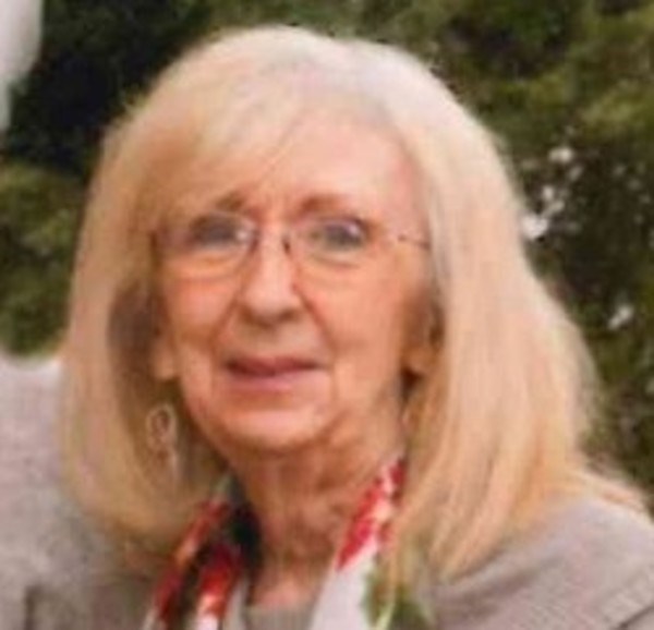Obituario de Christine J. Elliott