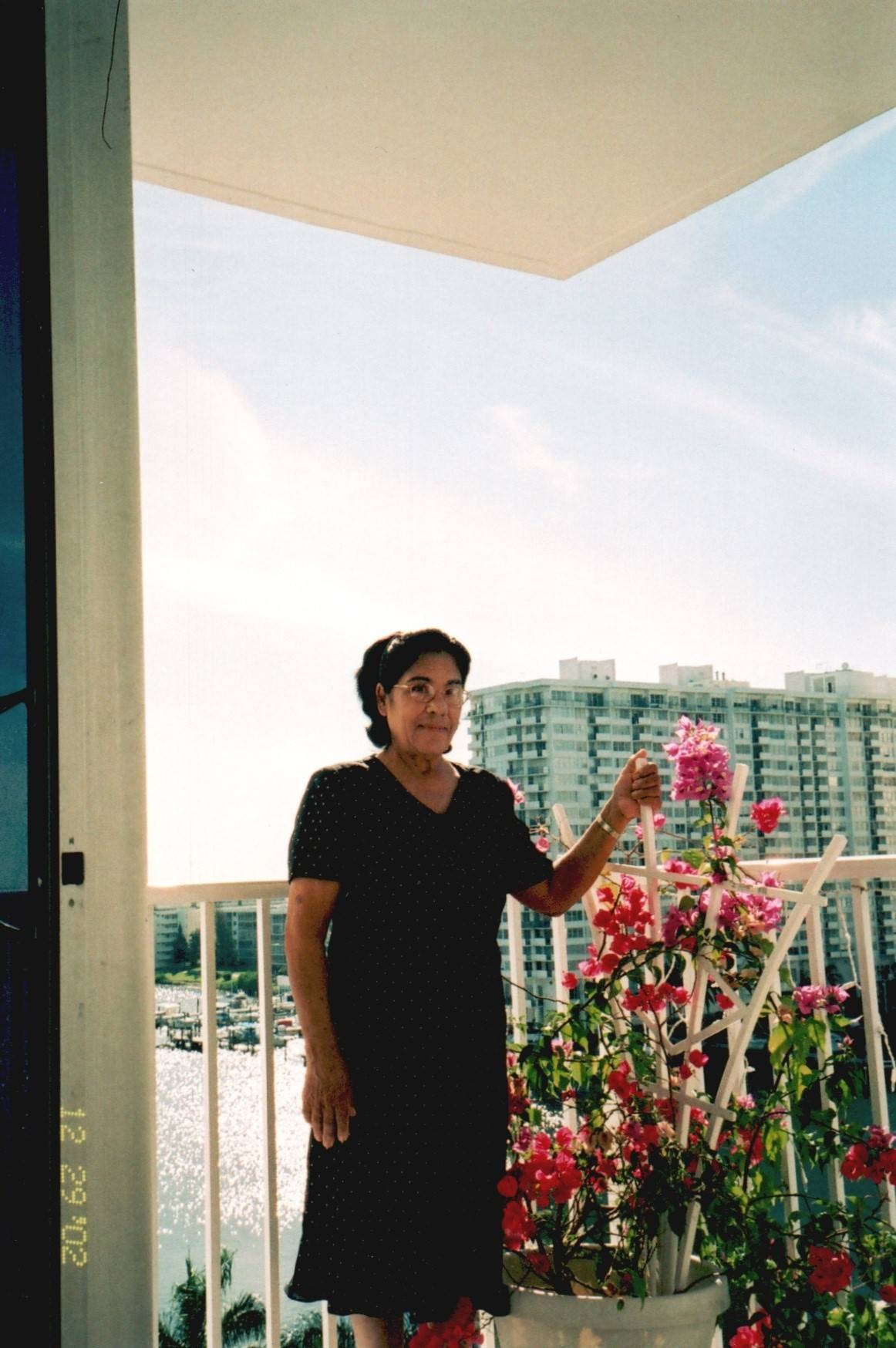 Obituary of Luz D Betancourt