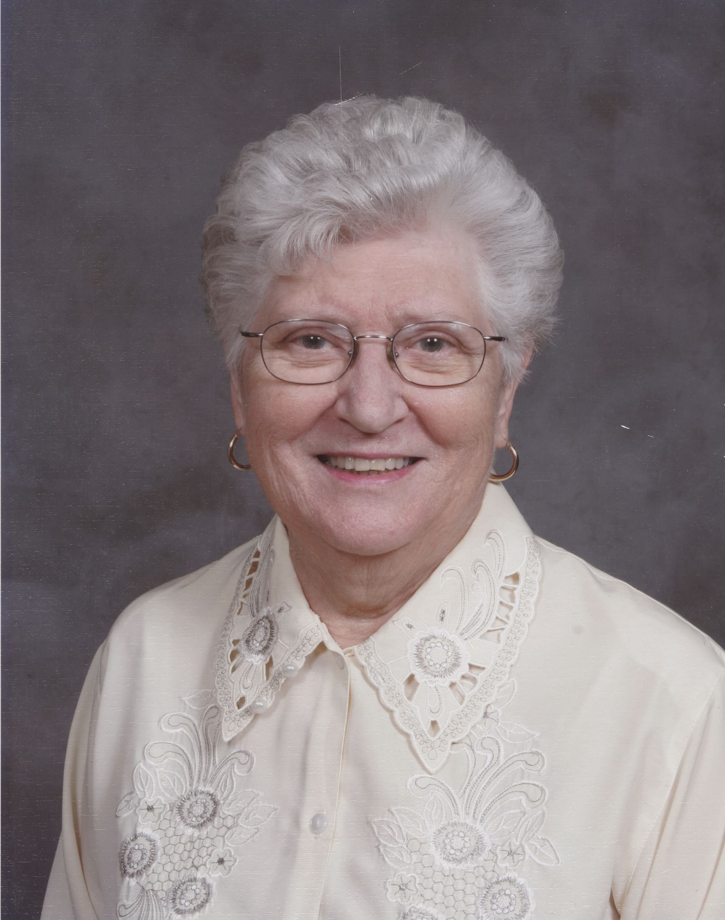 Obituario de Mrs. Nadia Laskiwsky