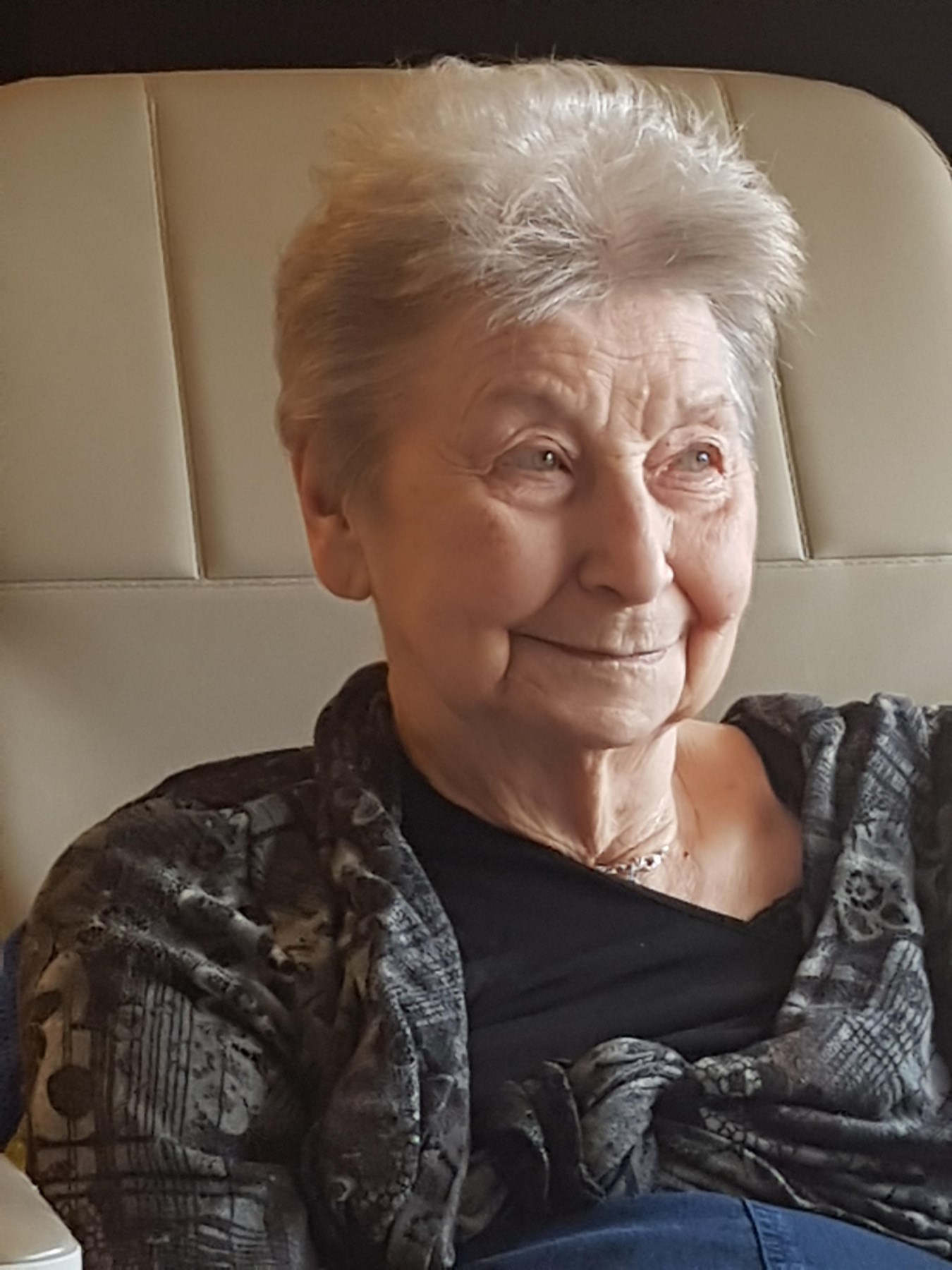 Obituary of Jeannine Paré (Née Lamarre)