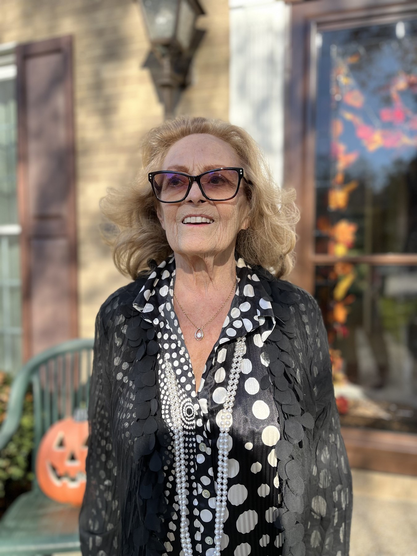 Obituary of Mary Louise Bellas
