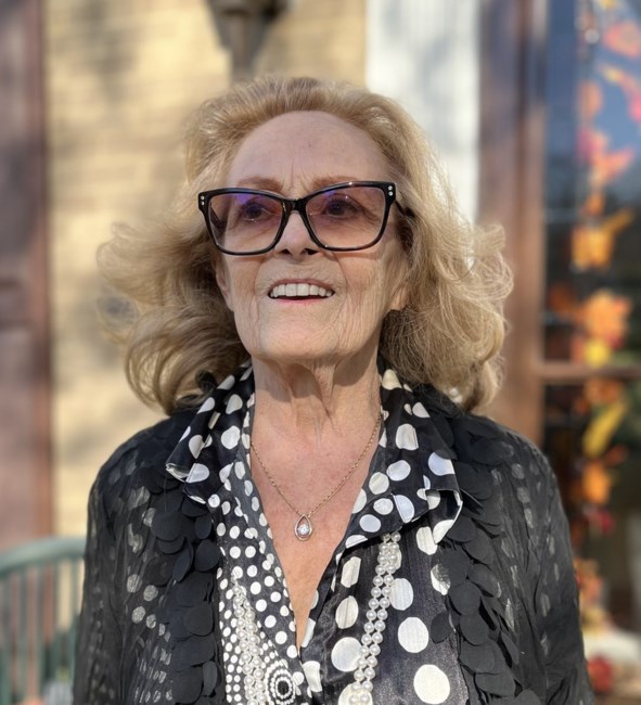 Obituary of Mary Louise Bellas