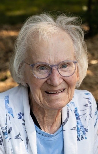 Obituario de Esther Elizabeth Johnson