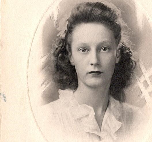 Obituary of Eleanor Julia Utz