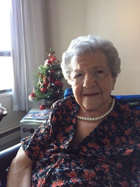 Obituary of Hélène De Petrillo