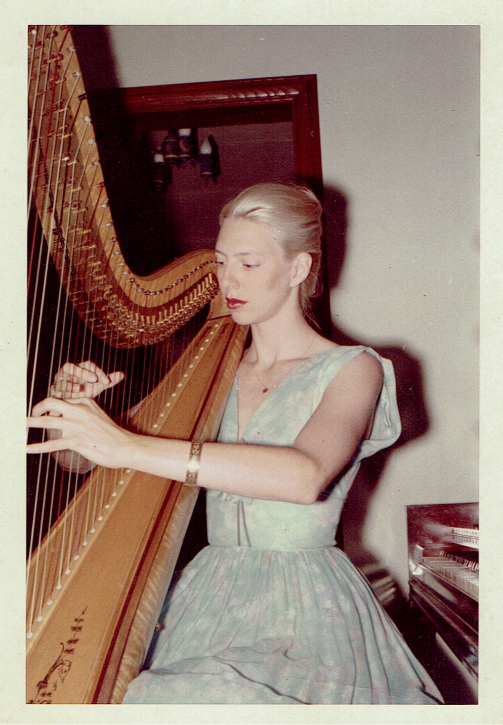 Obituary of Dyan Elliott Wilson Connelly