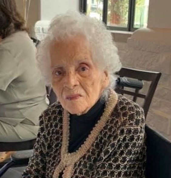 Obituary of Eva M Benitez