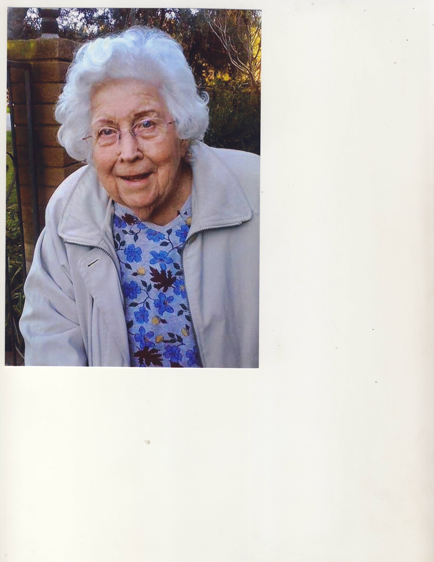 Obituary of Lois Margaret Mann
