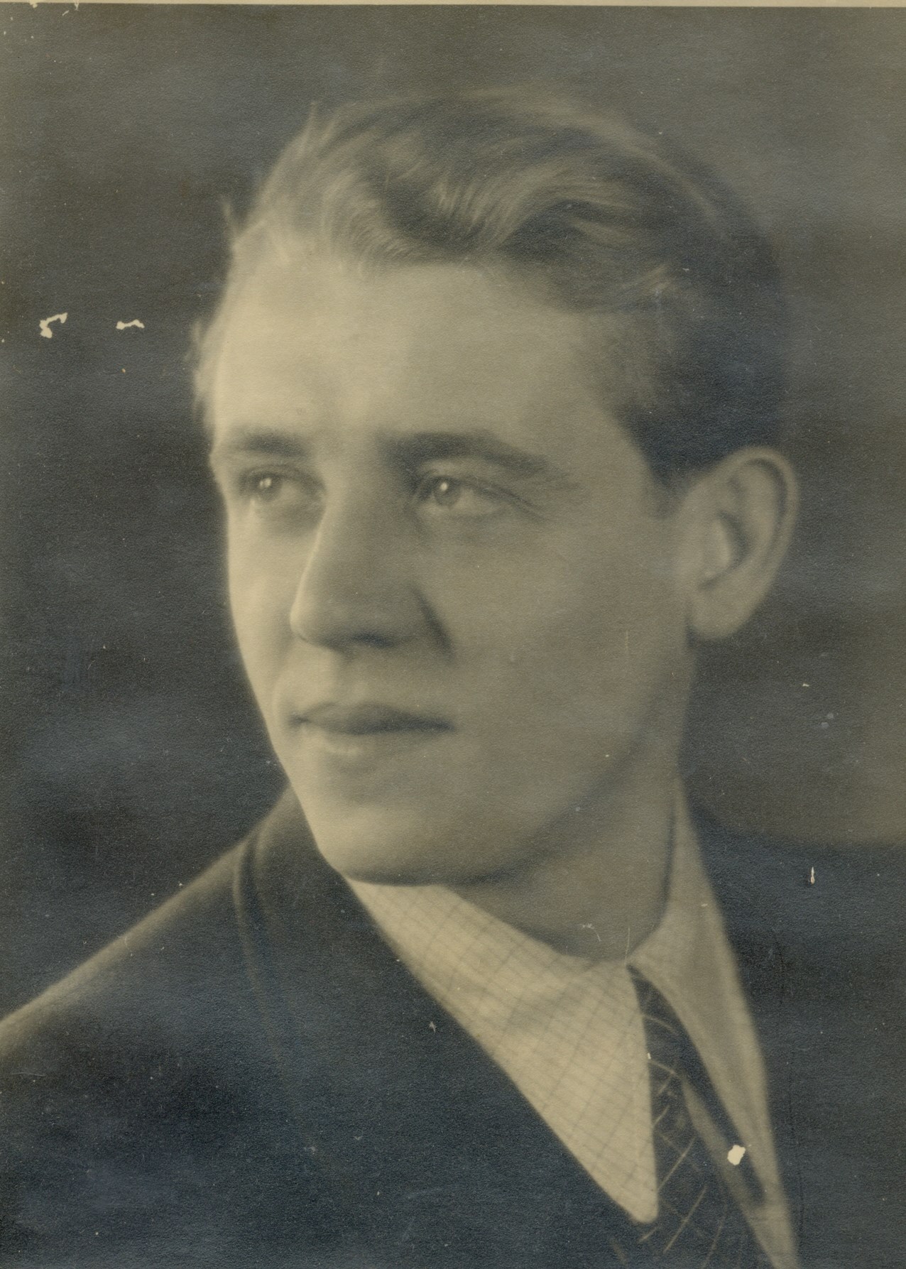 Obituary of Dezso M Kozmary