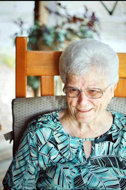 Obituary of Daphne E. Walker