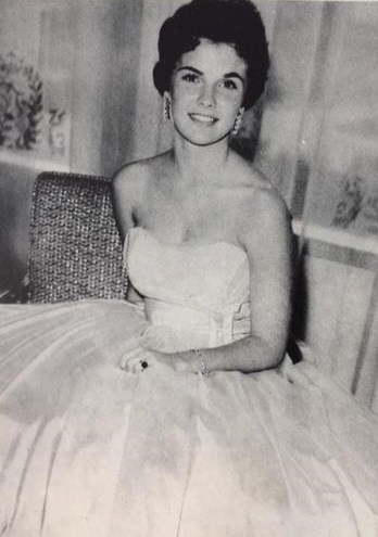 Obituary of Andrea Kelly