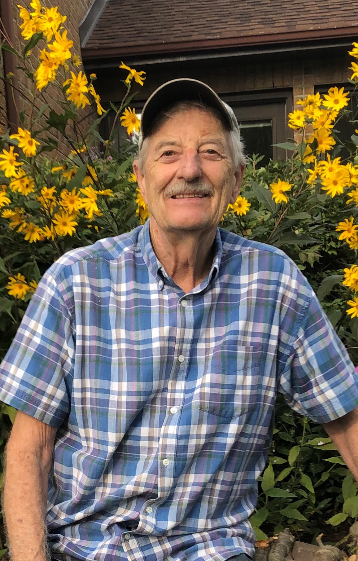 Obituario de Barry Edward Hall