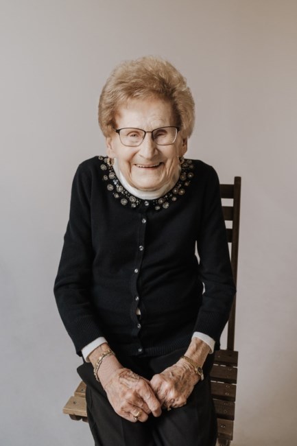 Obituary of Christa Berta Hickam