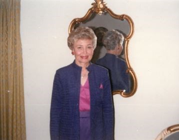 Avis de décès de Mrs. Helen Ruth Washington